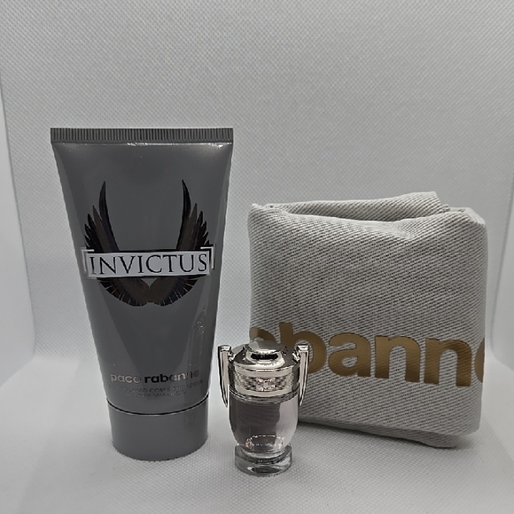 Paco Rabanne Invictus Travel Kit Set - Picture 1 of 3